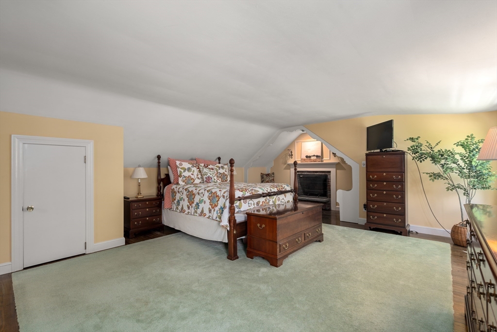 20 Belcher Dr