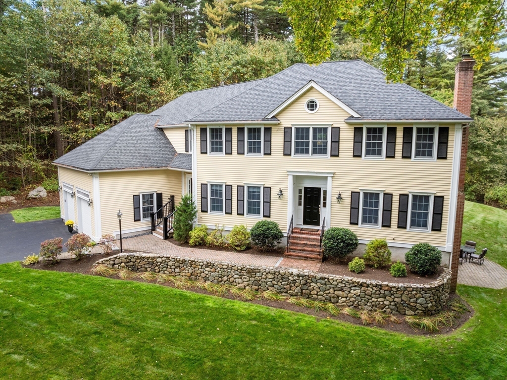 124 Glezen Ln