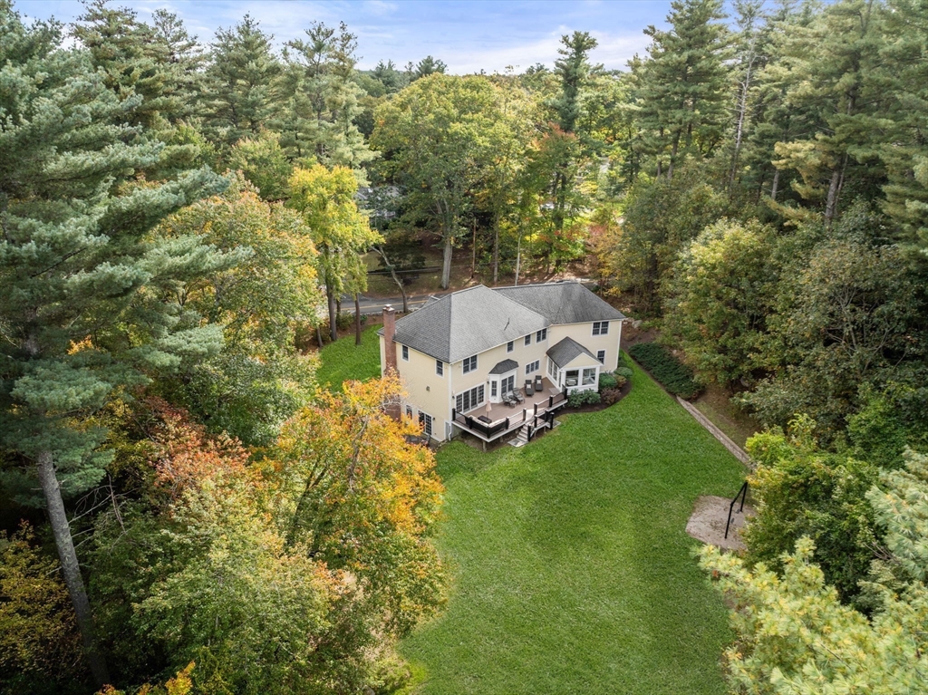 124 Glezen Ln