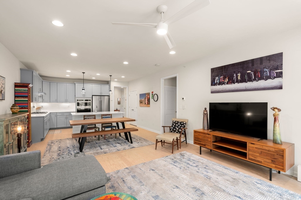 101 White Pond Way # 101