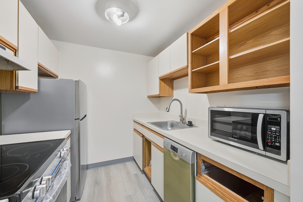 195 Thorndike St # 4