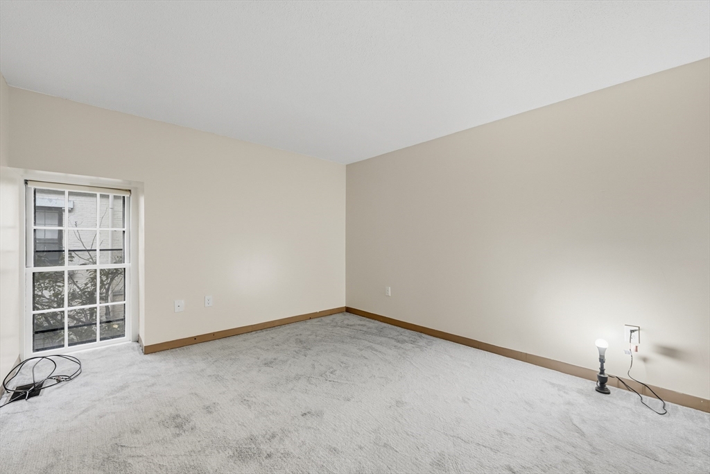 195 Thorndike St # 4