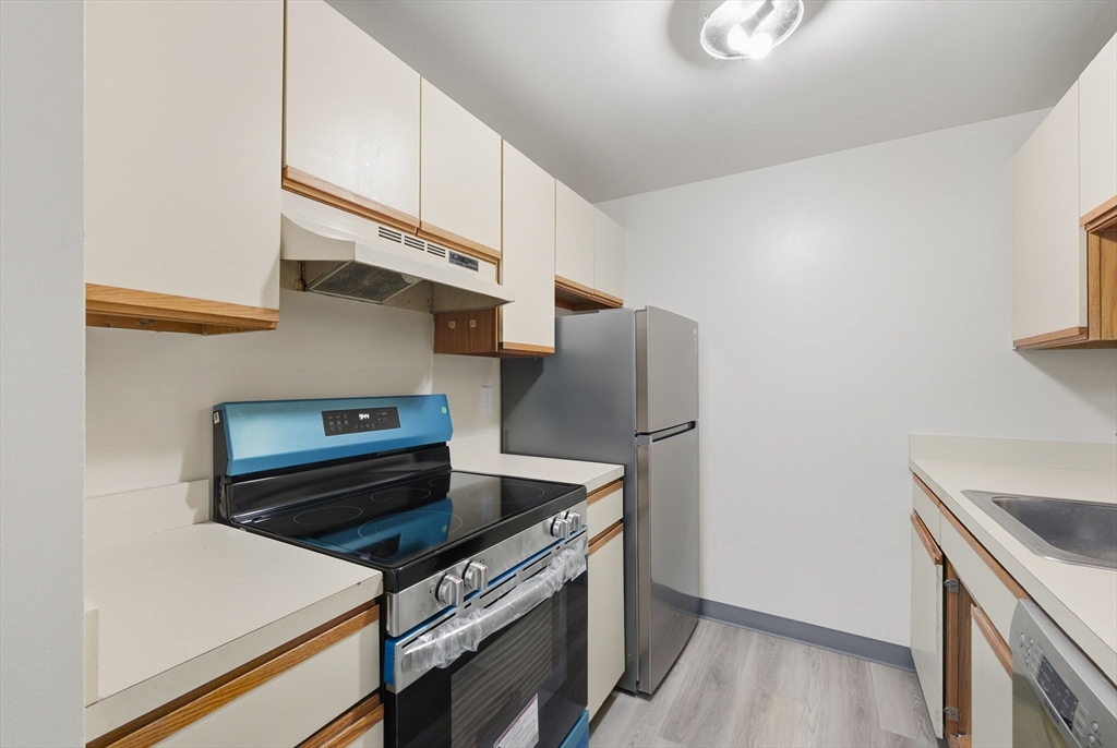 195 Thorndike St # 4