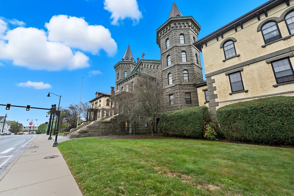 195 Thorndike St # 4