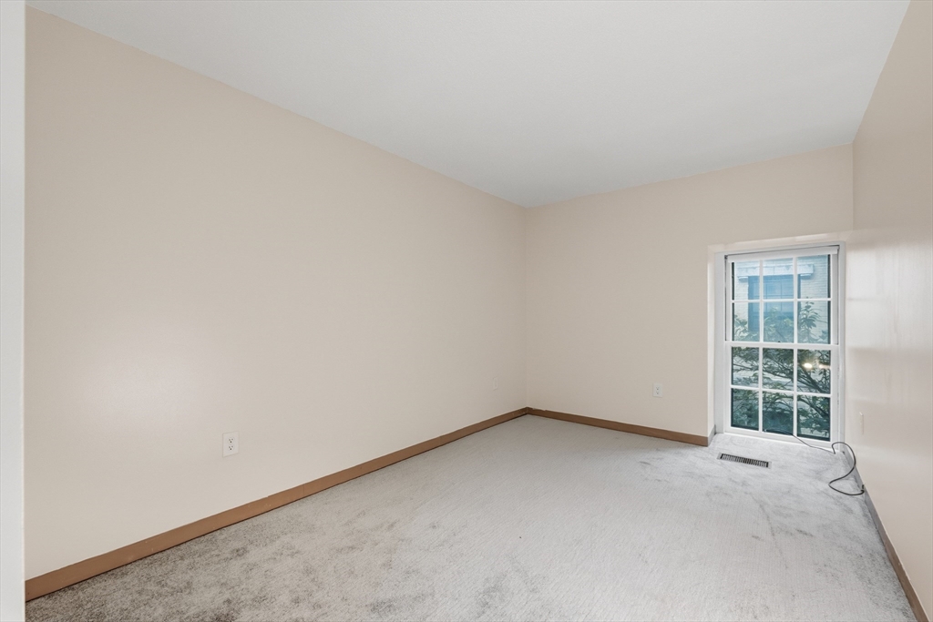 195 Thorndike St # 4