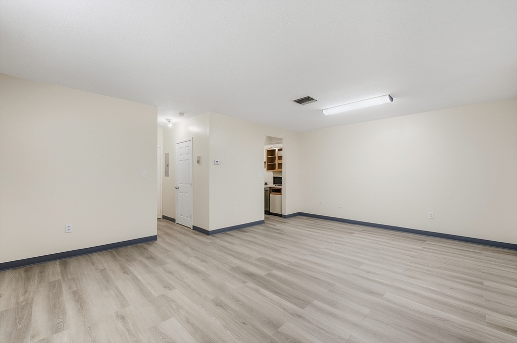 195 Thorndike St # 4