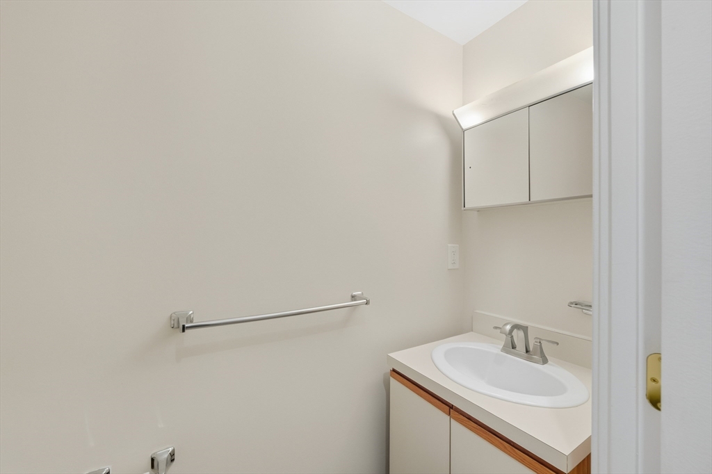 195 Thorndike St # 4