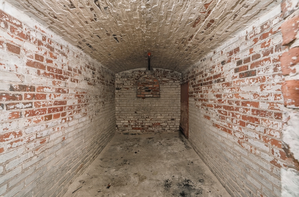 195 Thorndike St # 4