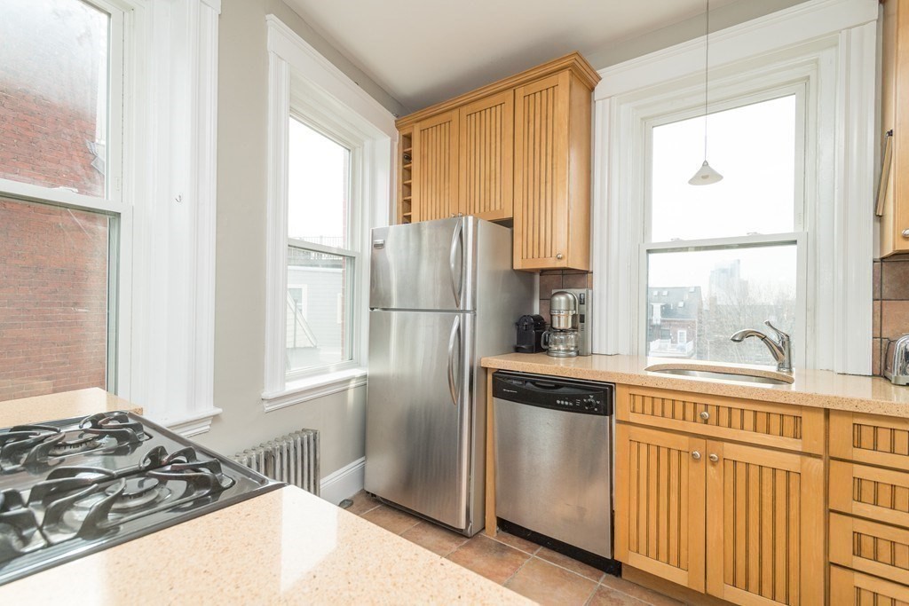 64 Chestnut St # 3