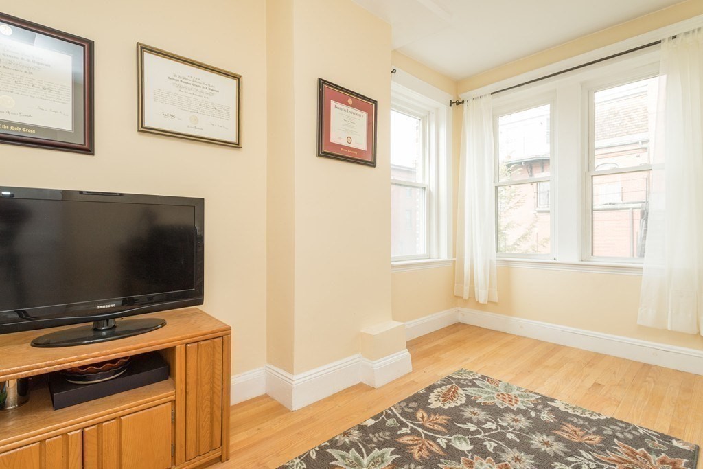 64 Chestnut St # 3