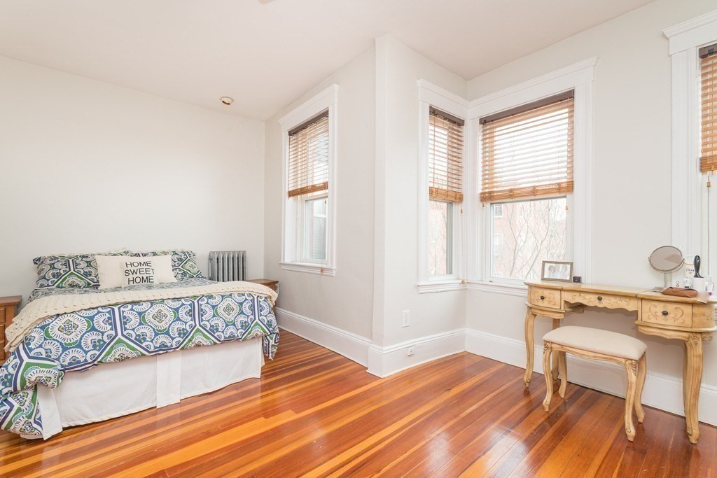 64 Chestnut St # 3