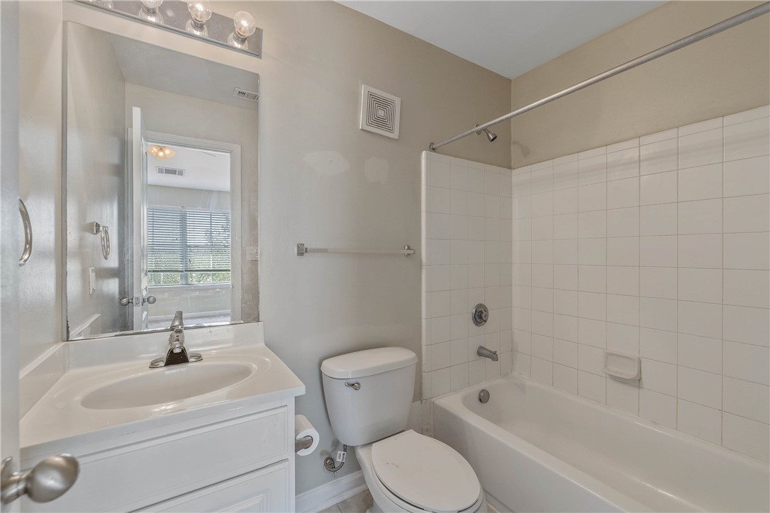 1725 Harvey Mitchell Parkway S 1530