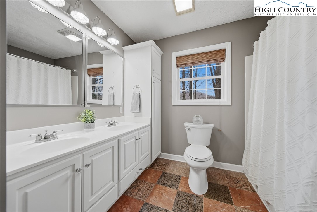 85 Sarahs Spring Road