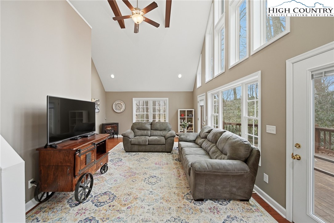 85 Sarahs Spring Road