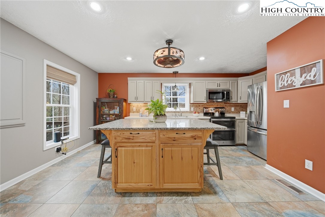 85 Sarahs Spring Road