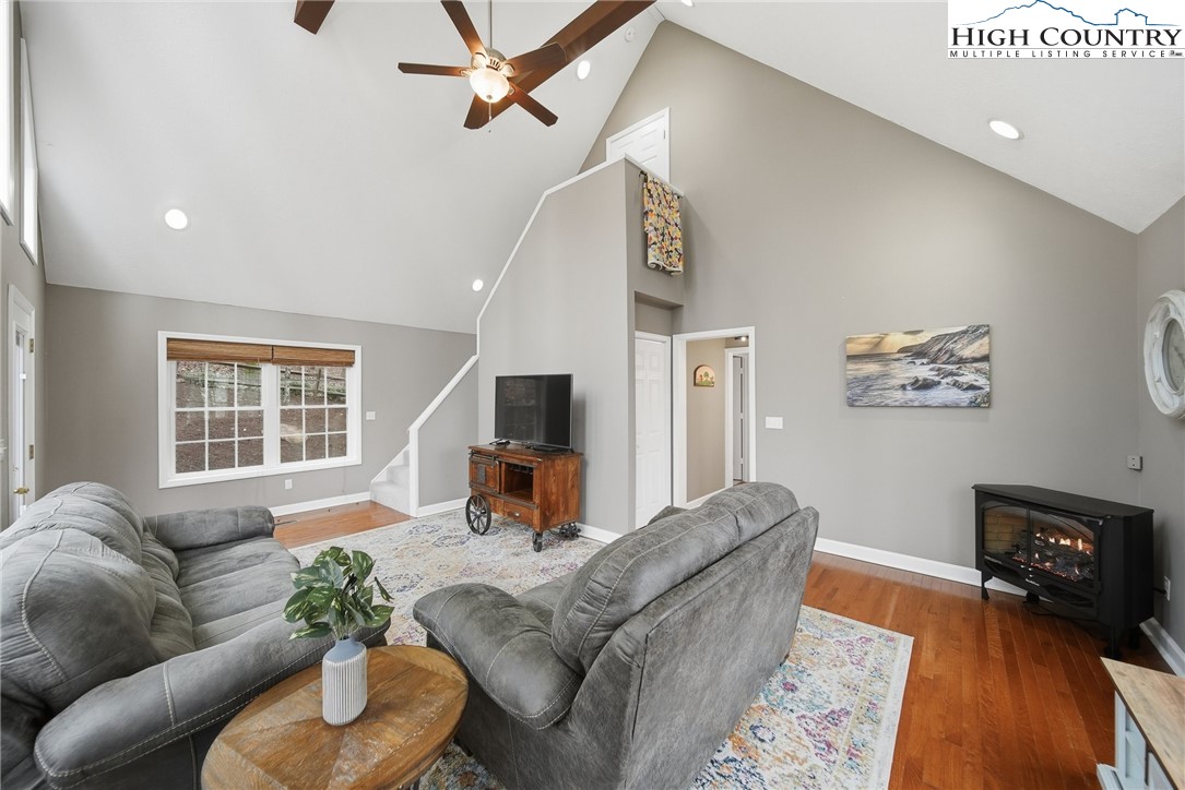 85 Sarahs Spring Road