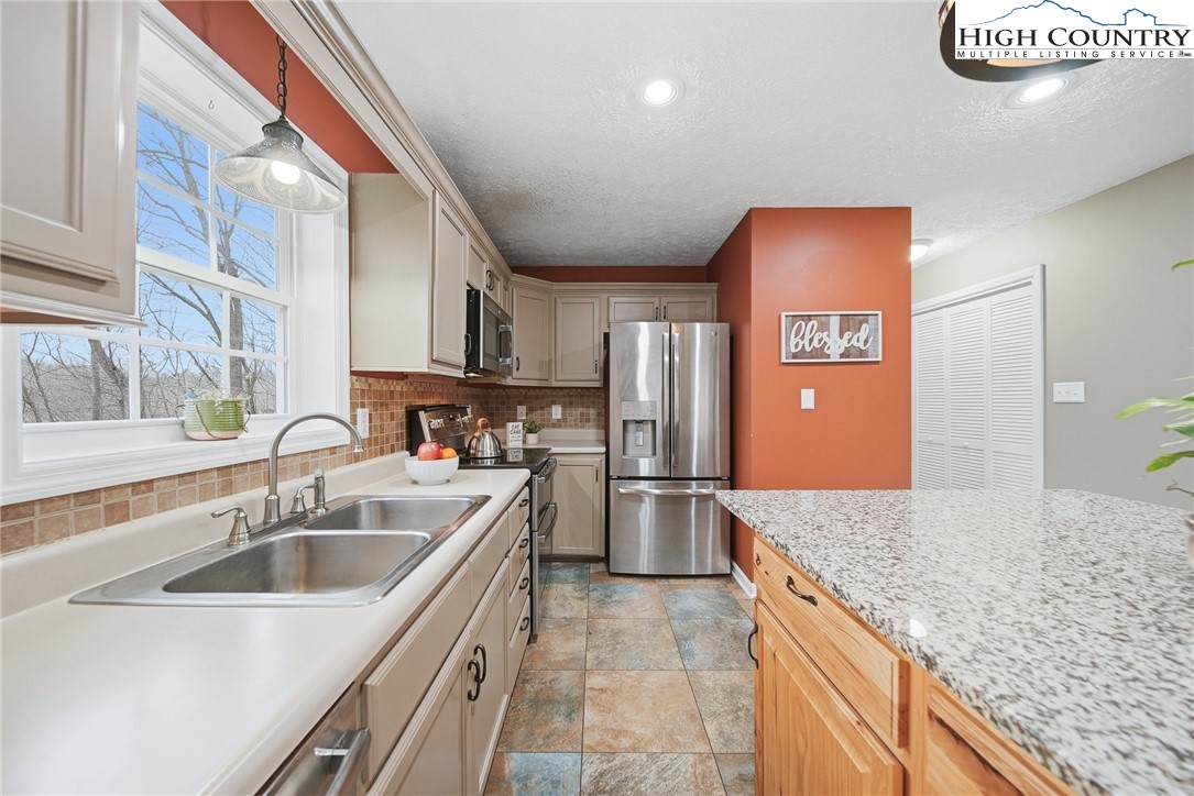 85 Sarahs Spring Road