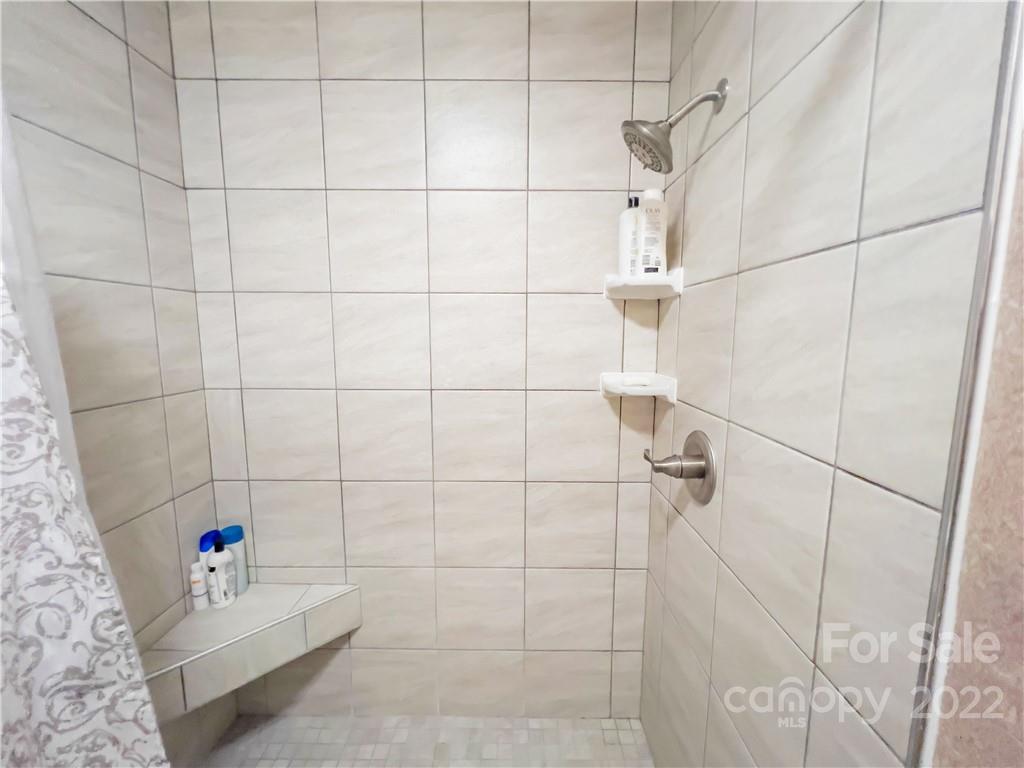 536 6th Street Circle NE