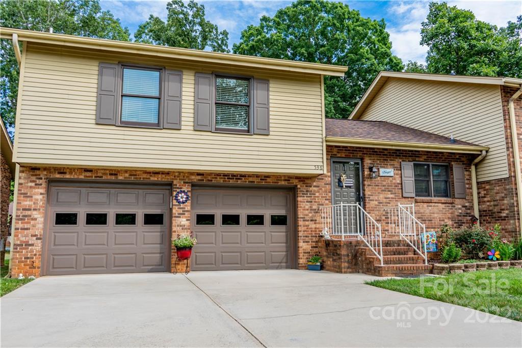 536 6th Street Circle NE