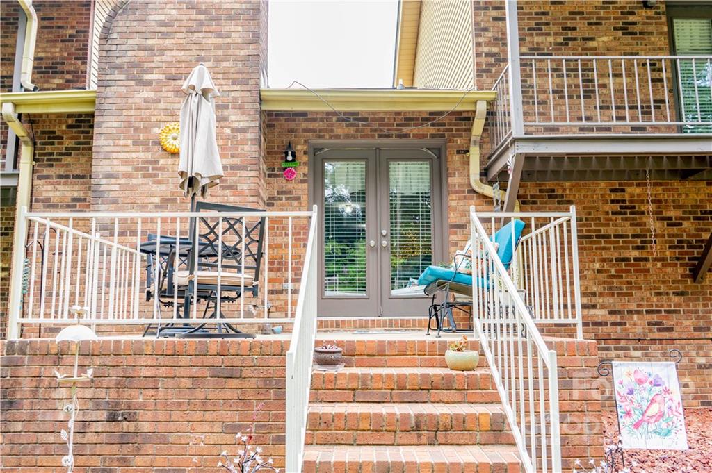 536 6th Street Circle NE