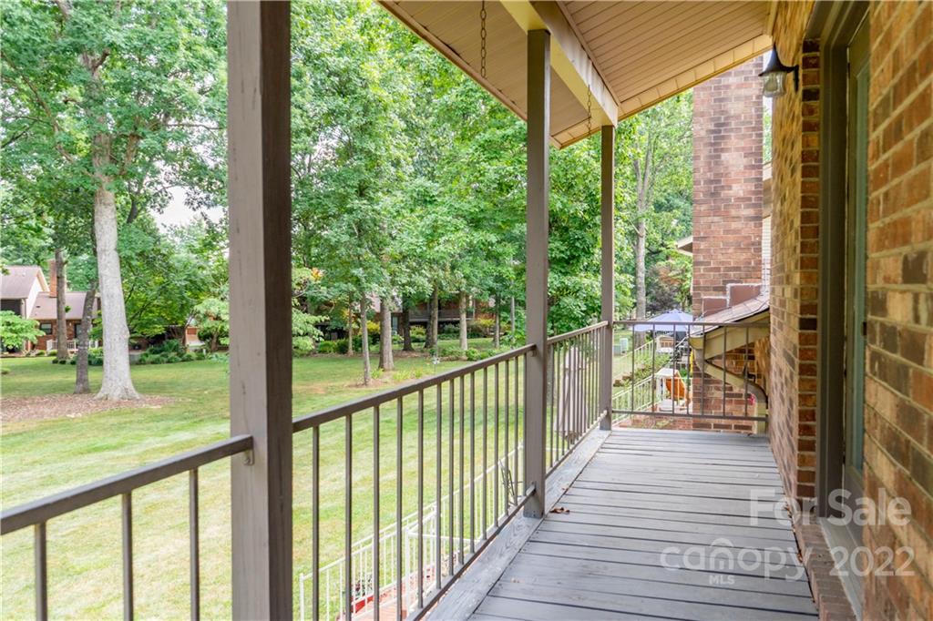 536 6th Street Circle NE