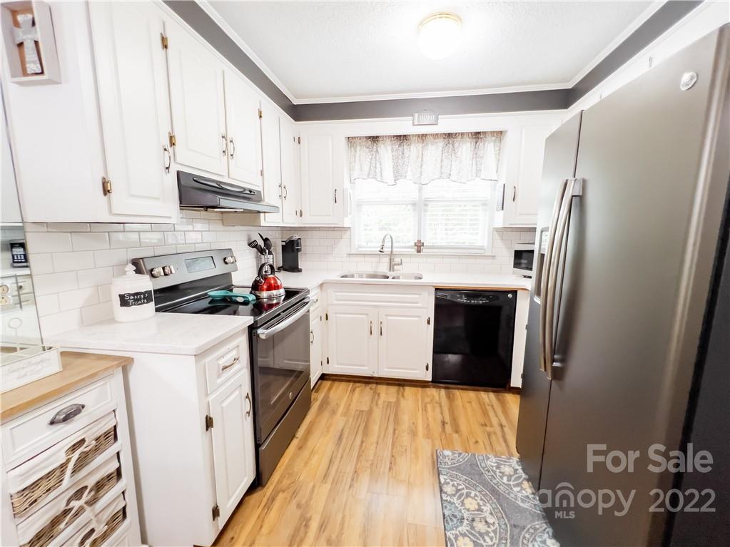 536 6th Street Circle NE