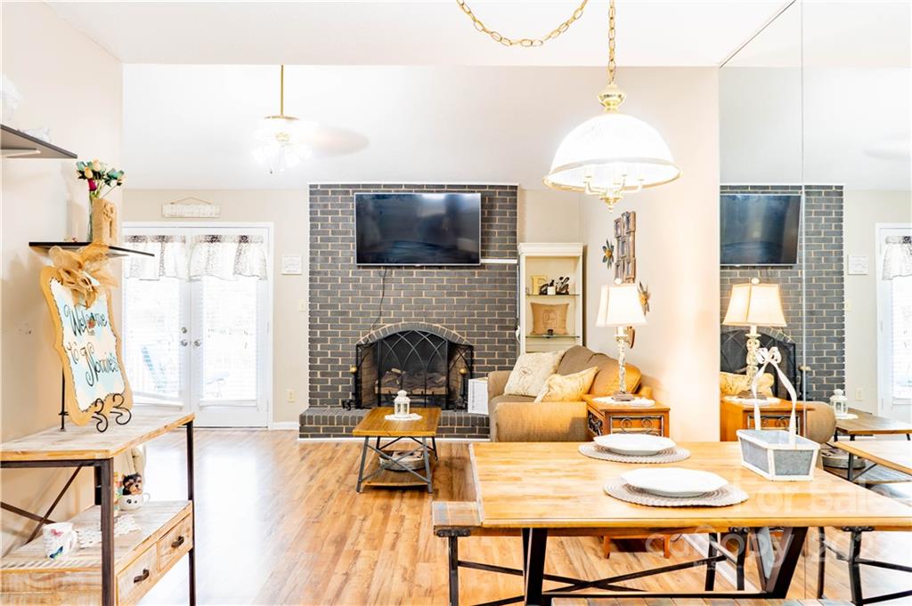 536 6th Street Circle NE