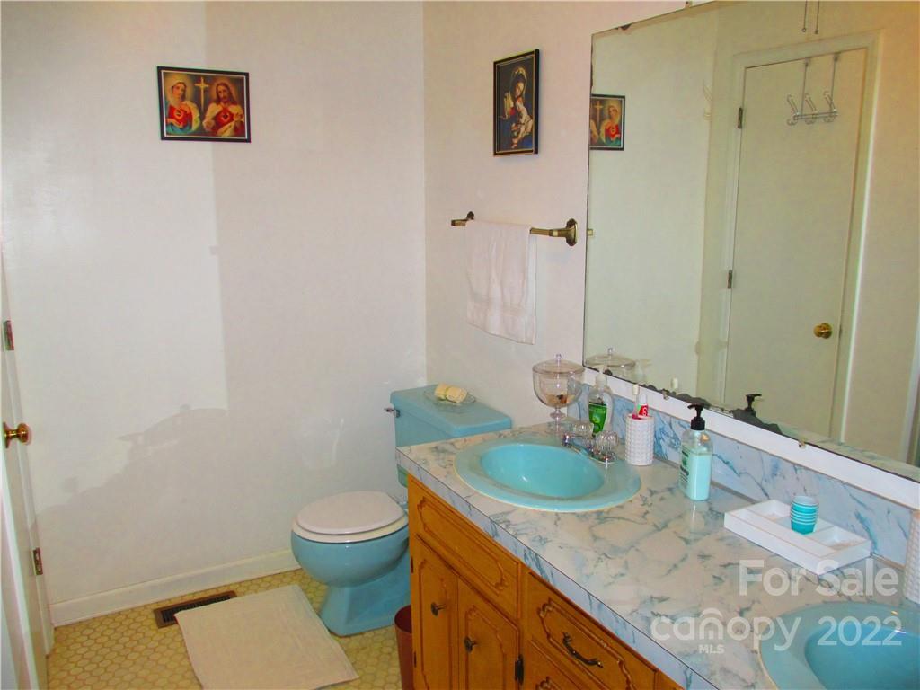 3036 Cochran Street Unit: 13