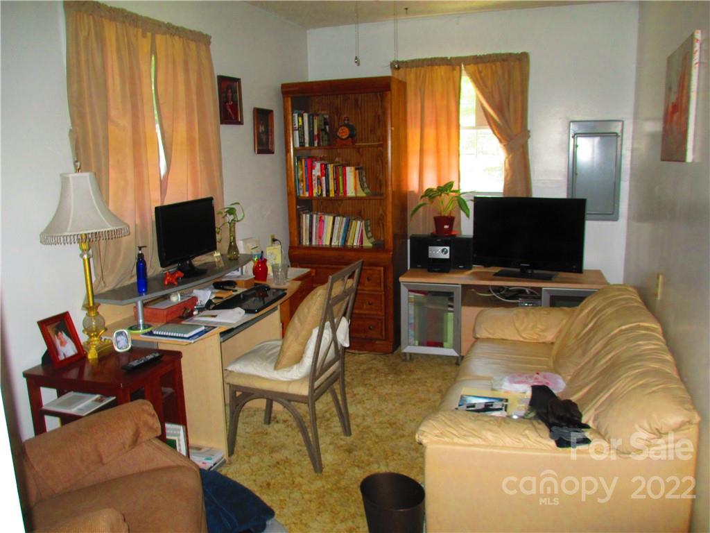3036 Cochran Street Unit: 13