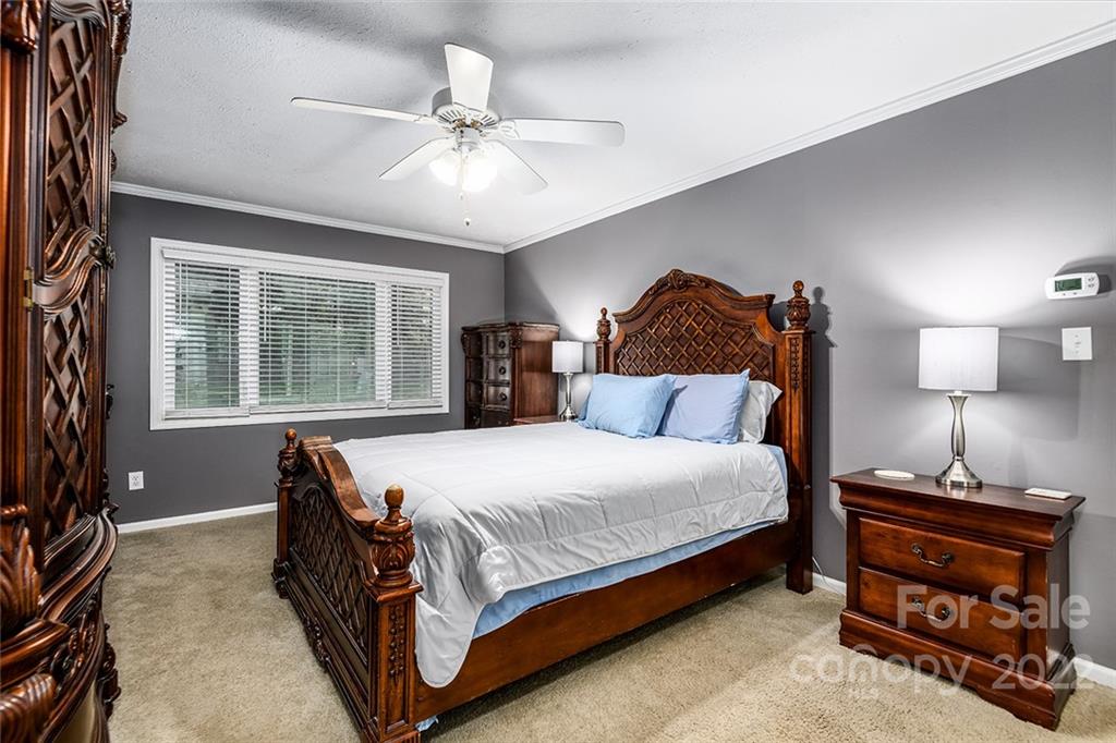 2042 19th Ave Circle NE