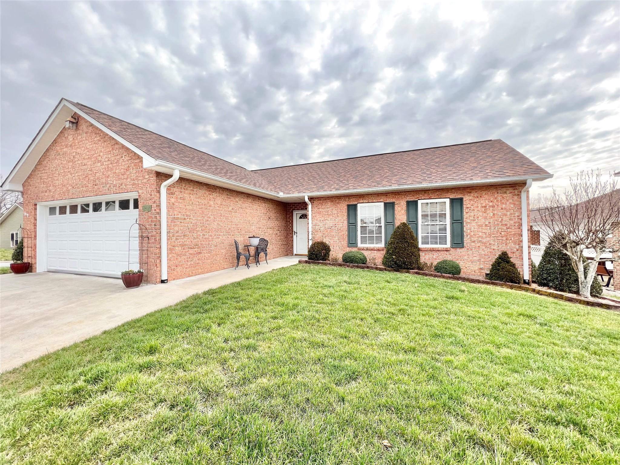 1206 Wexford Village Circle