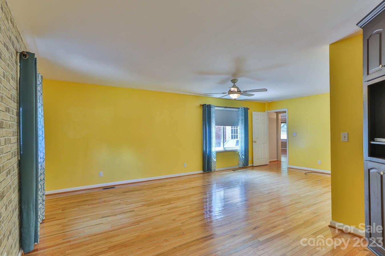 1341 36th Ave Drive NE