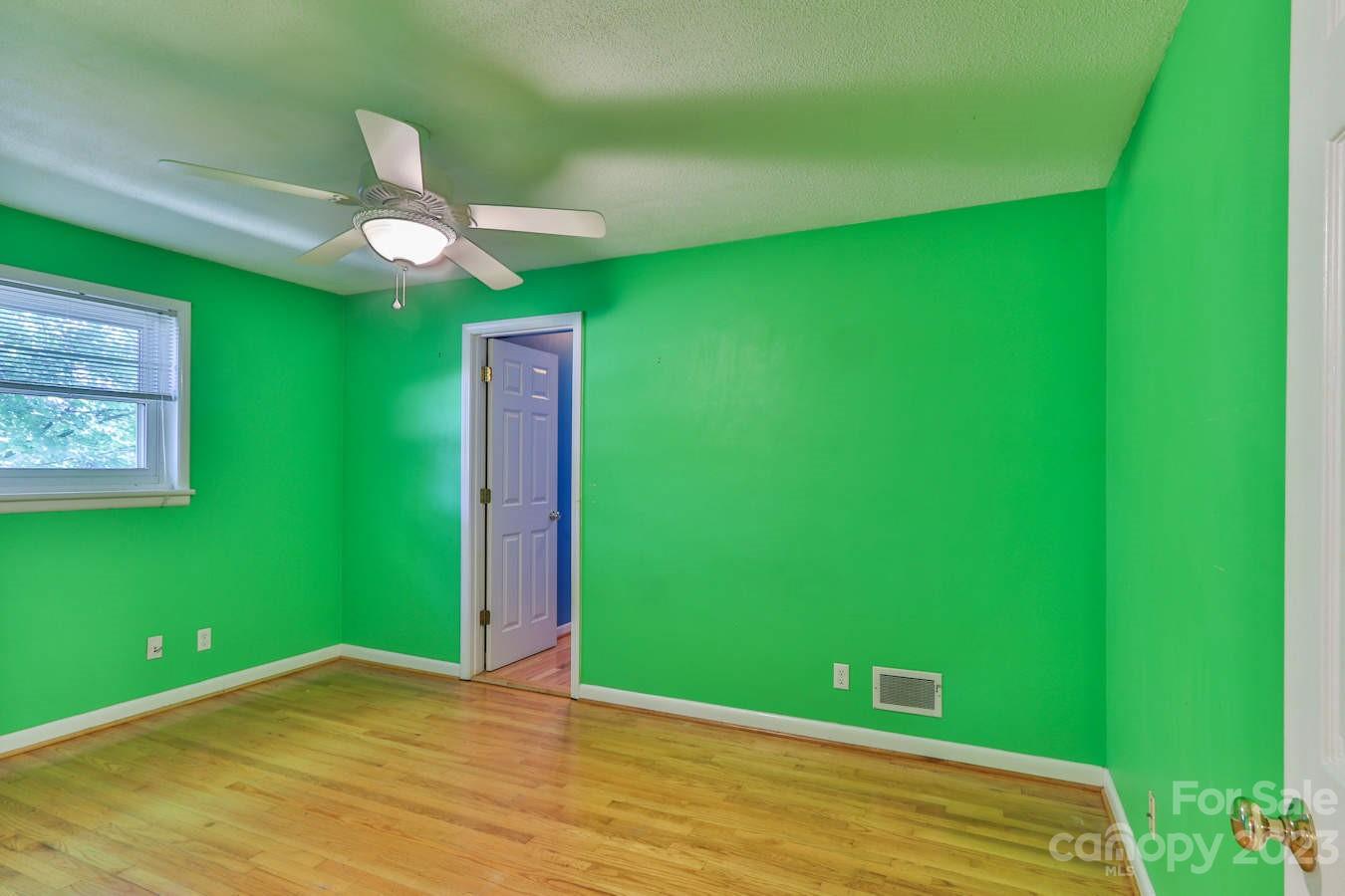 1341 36th Ave Drive NE