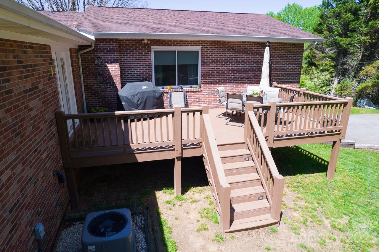 1341 36th Ave Drive NE