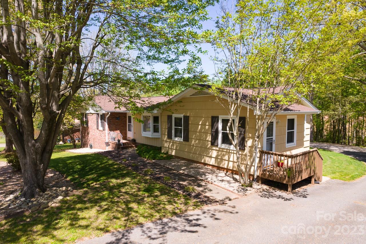 1341 36th Ave Drive NE