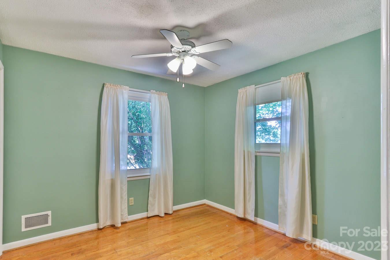 1341 36th Ave Drive NE