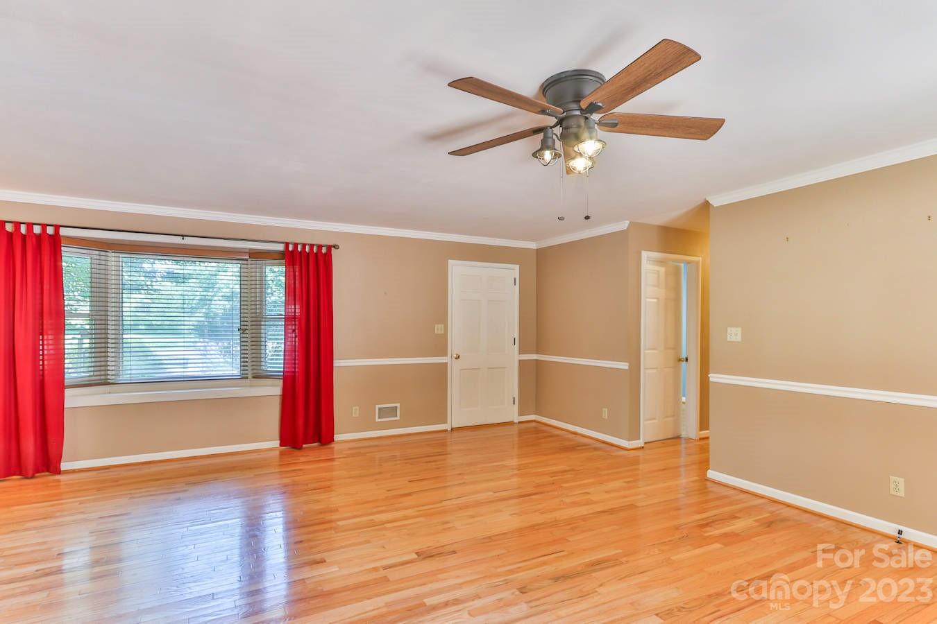 1341 36th Ave Drive NE