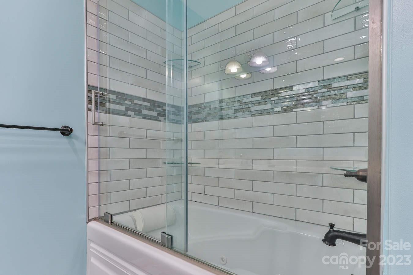 1341 36th Ave Drive NE