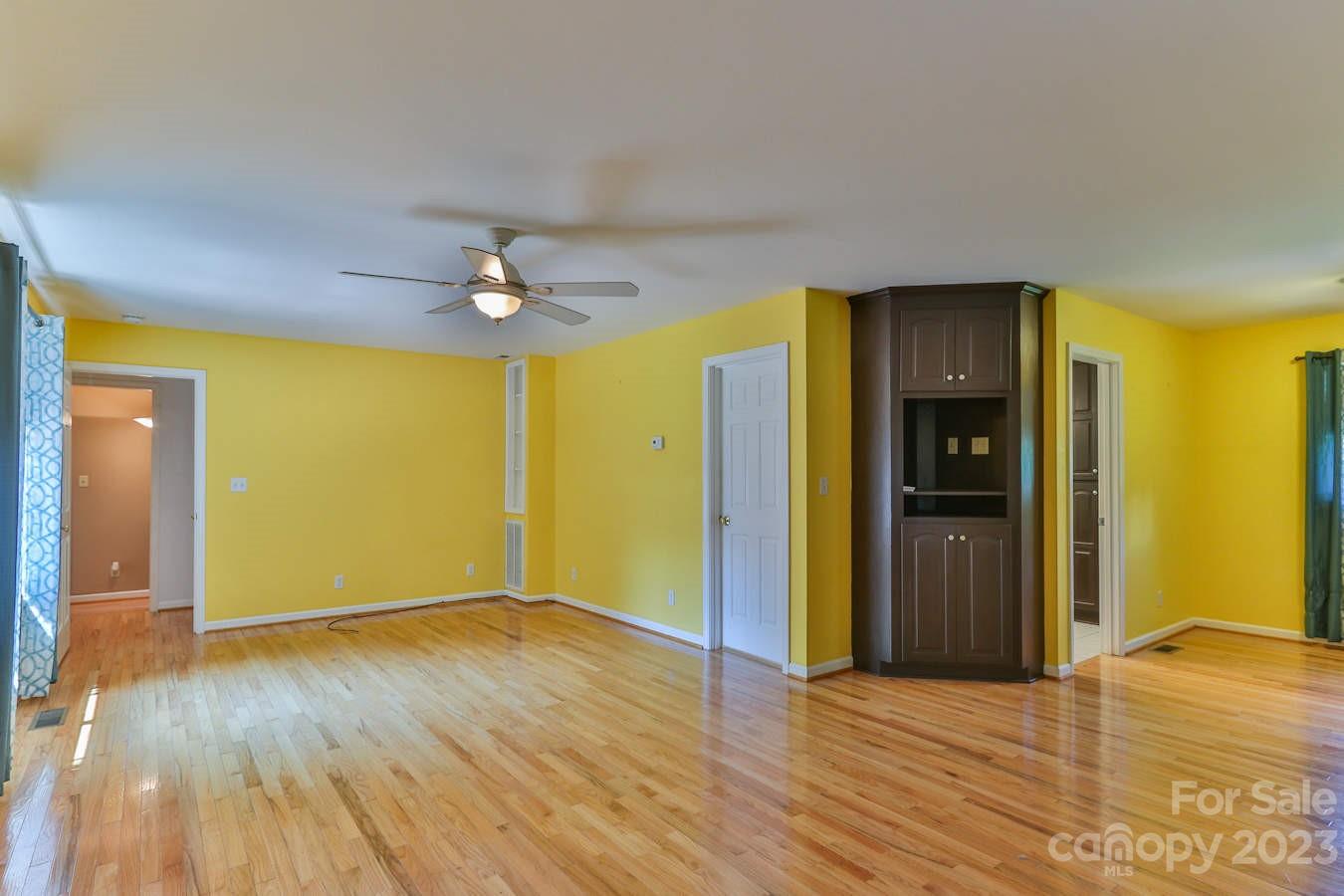 1341 36th Ave Drive NE