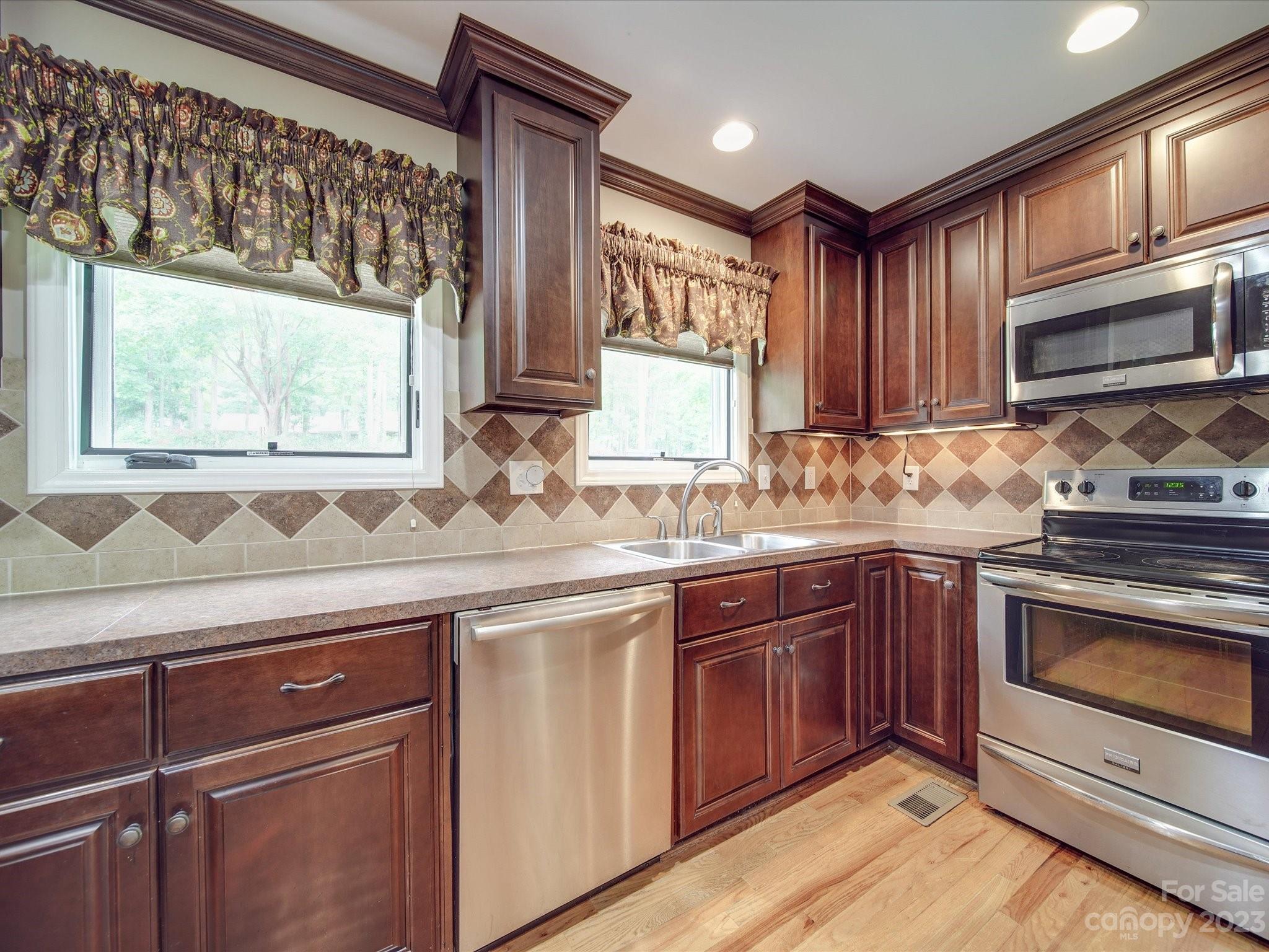 10617 Willow Oak Road