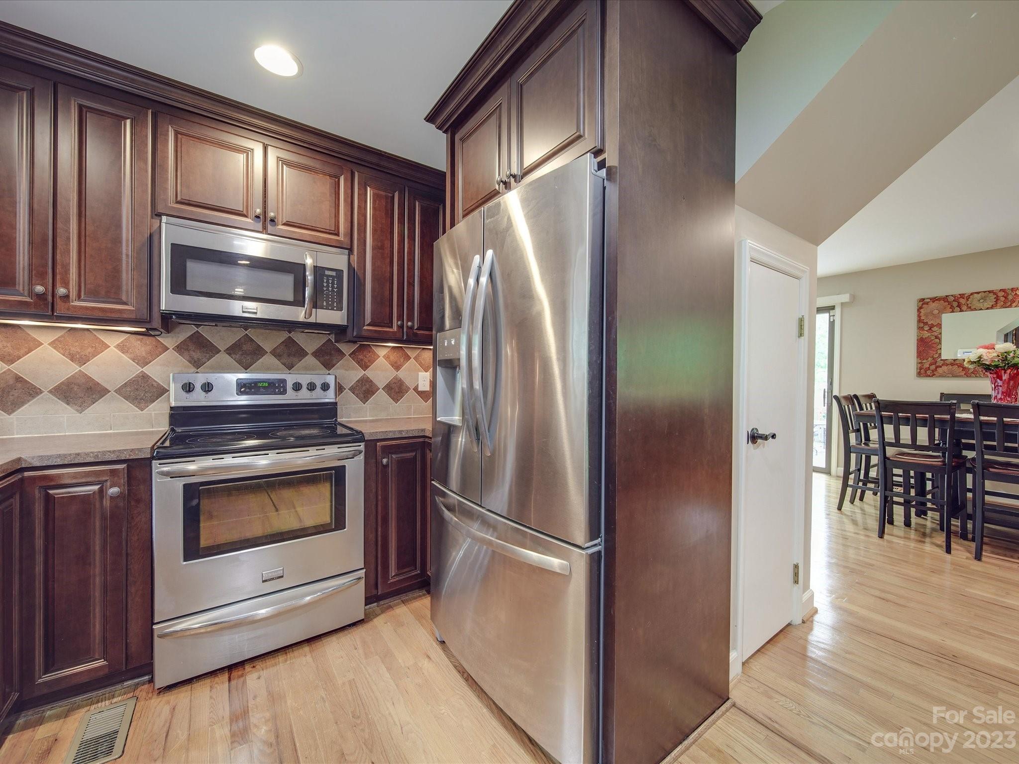 10617 Willow Oak Road