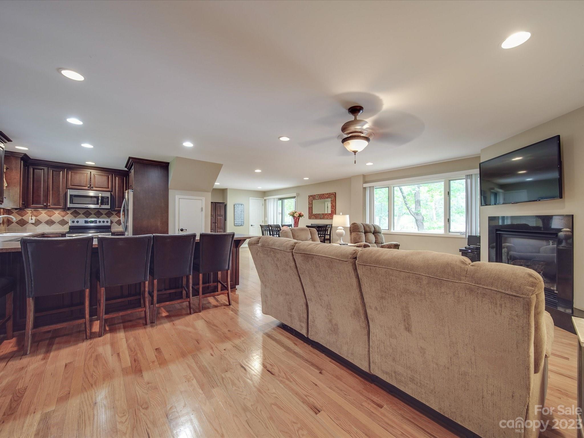 10617 Willow Oak Road