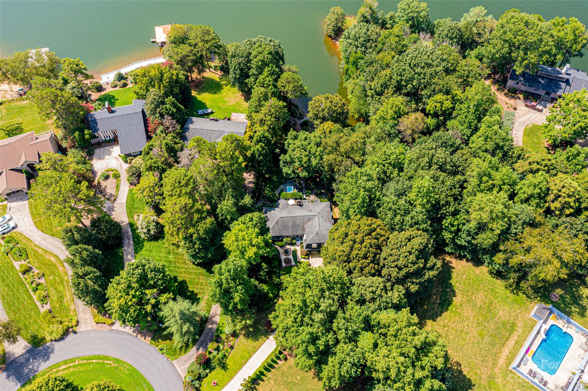718 Wood Hollow Road