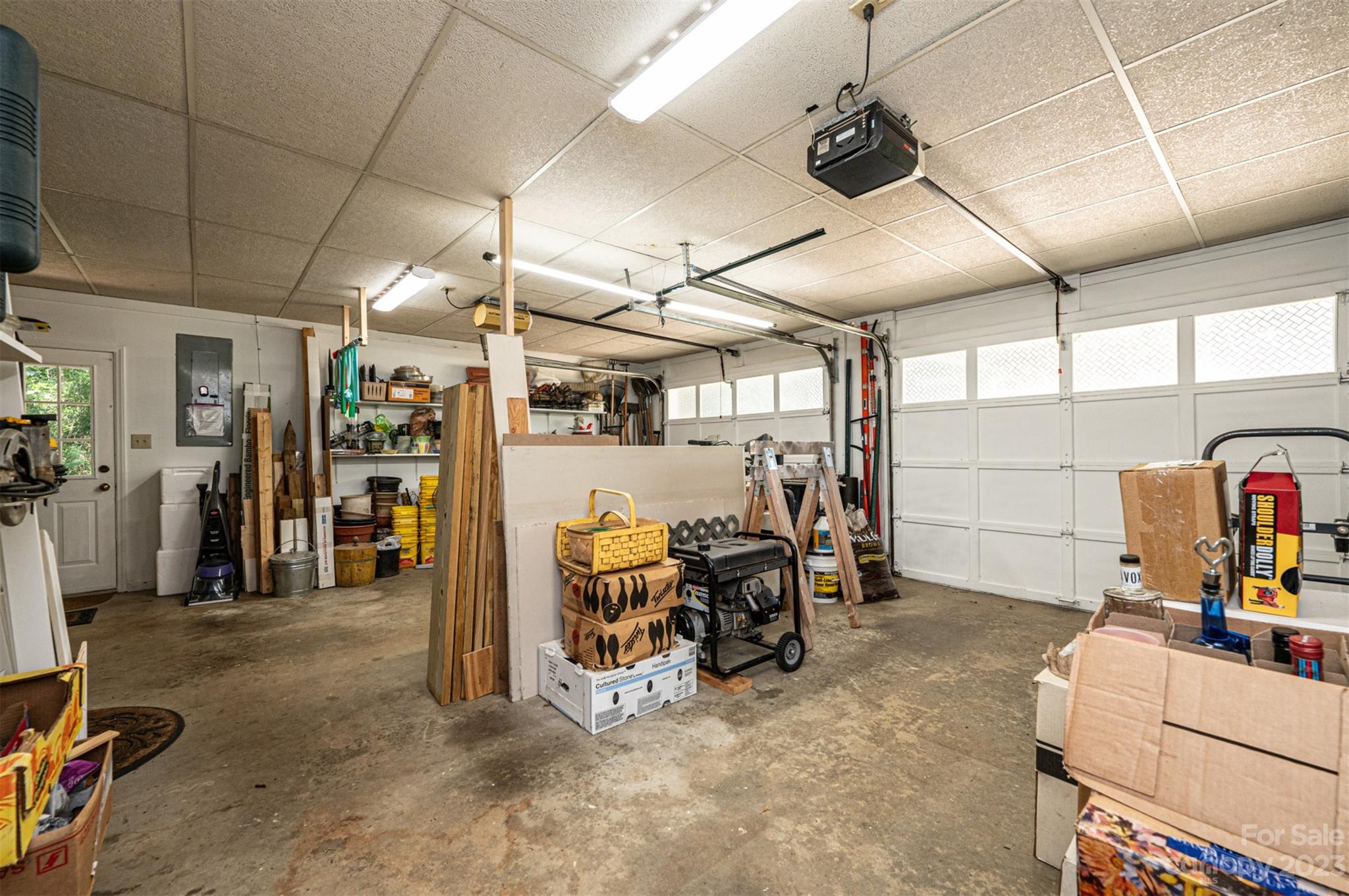 718 Wood Hollow Road
