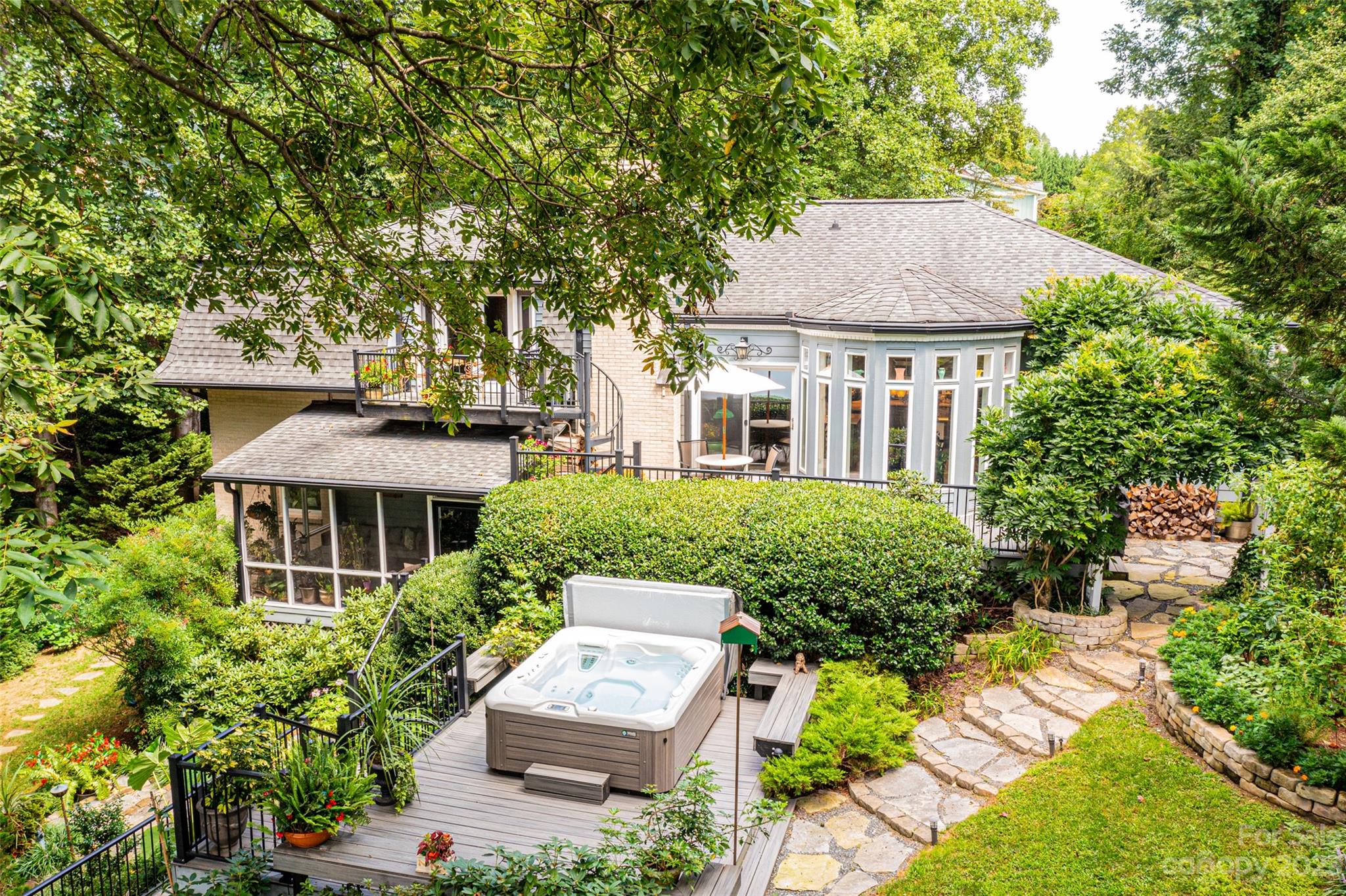 718 Wood Hollow Road