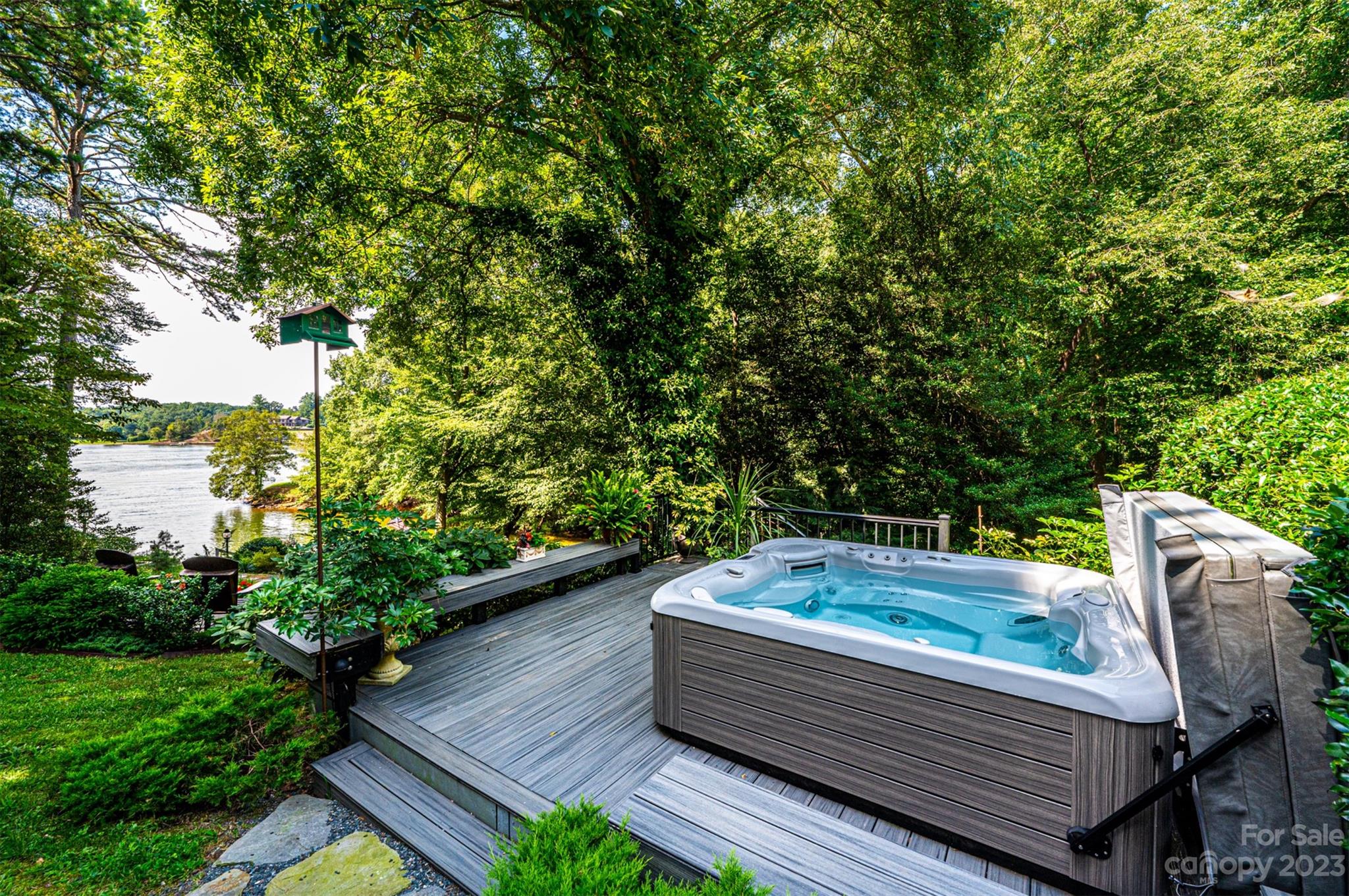 718 Wood Hollow Road