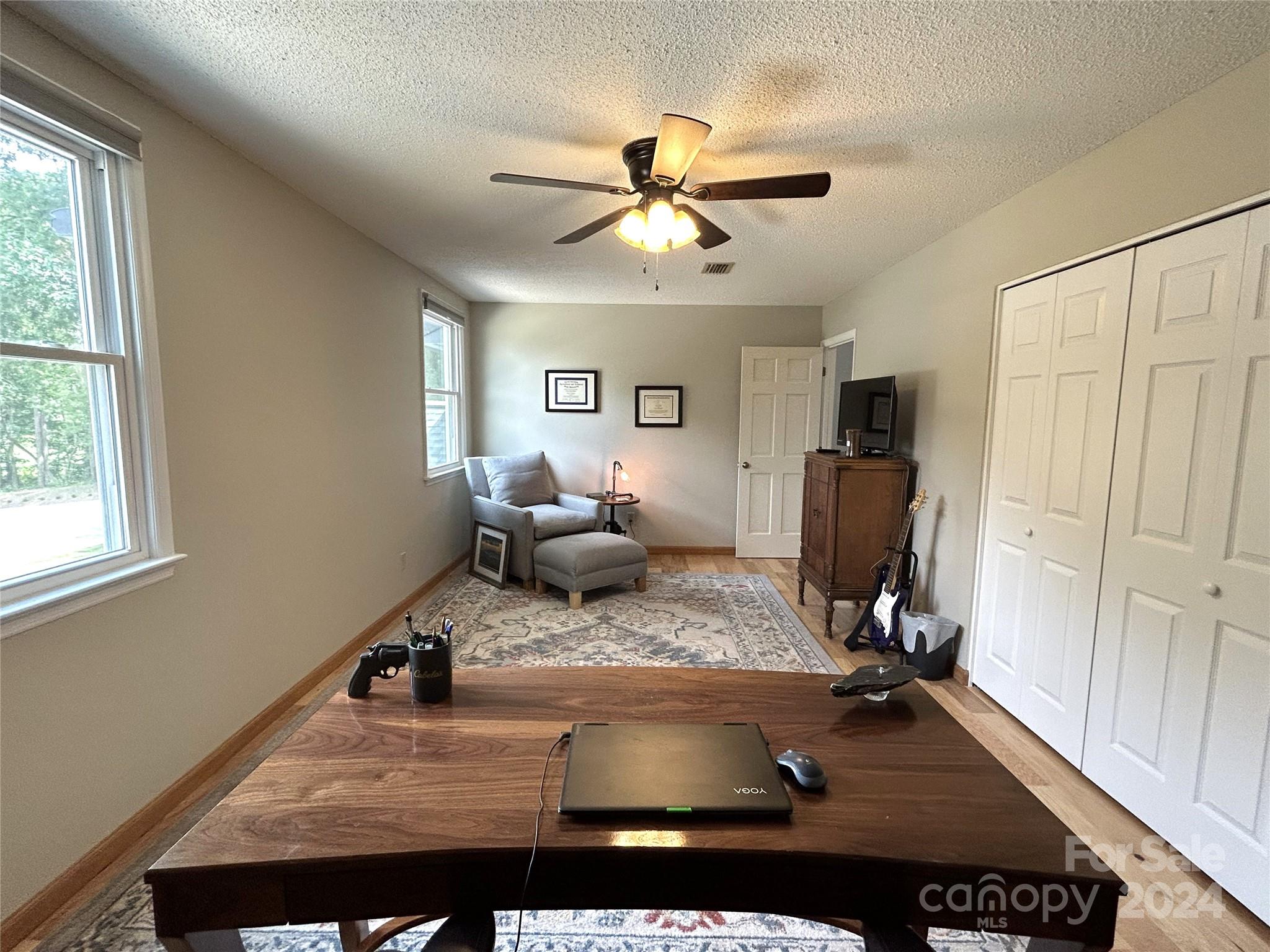 4821 Glen Hollow Lane NE