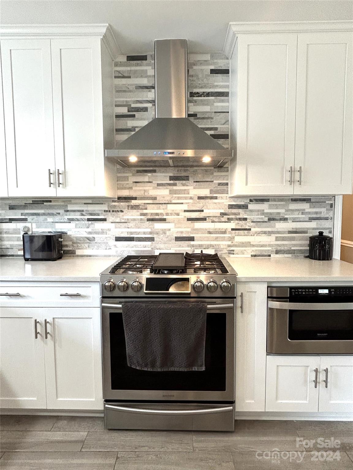 4821 Glen Hollow Lane NE