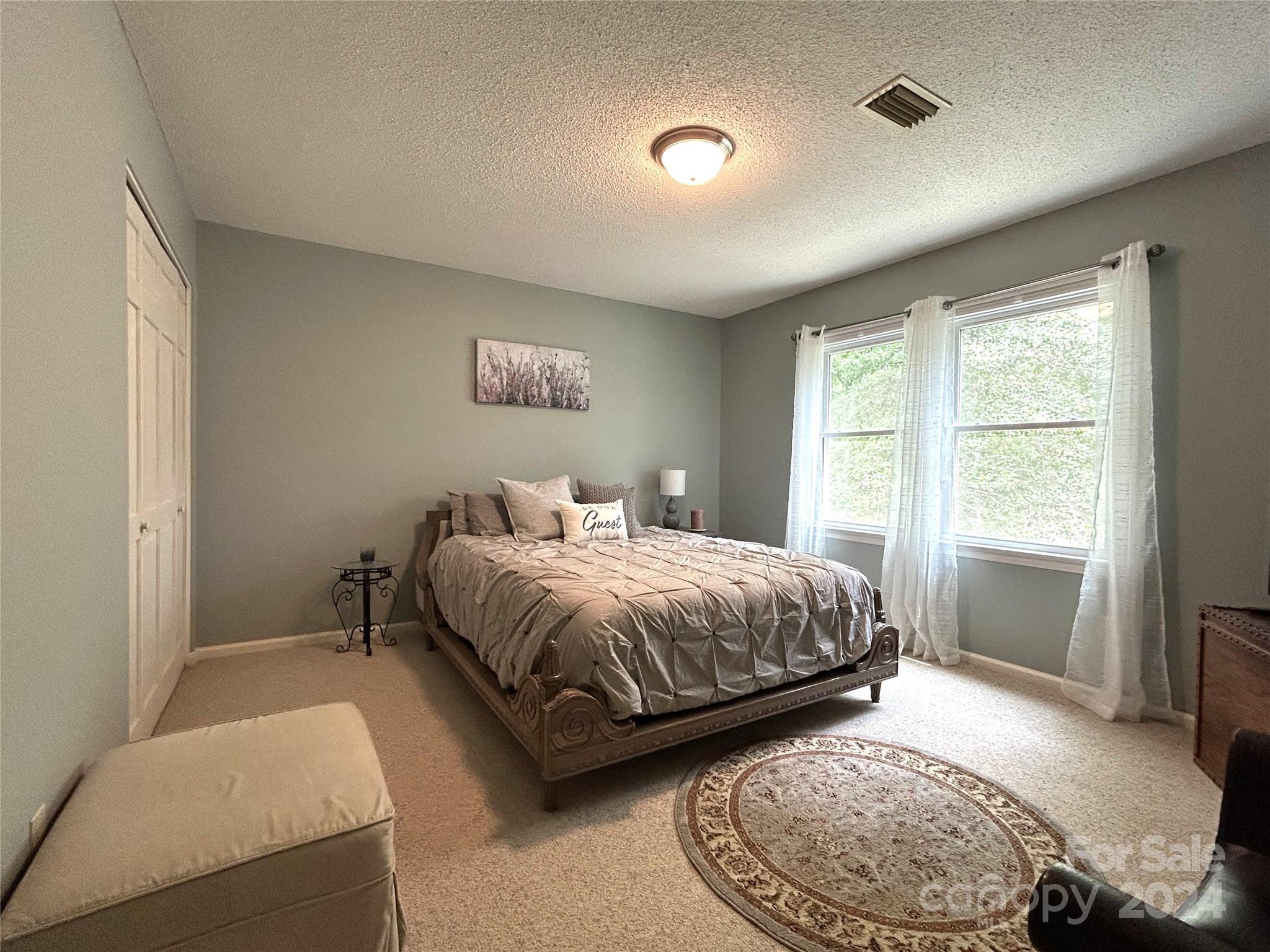 4821 Glen Hollow Lane NE