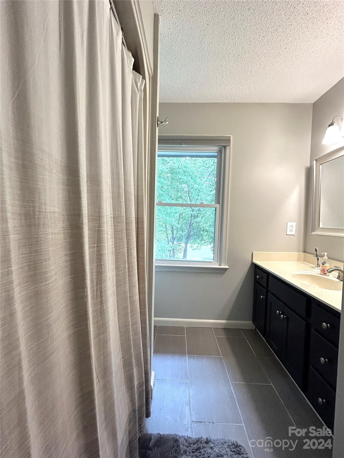 4821 Glen Hollow Lane NE